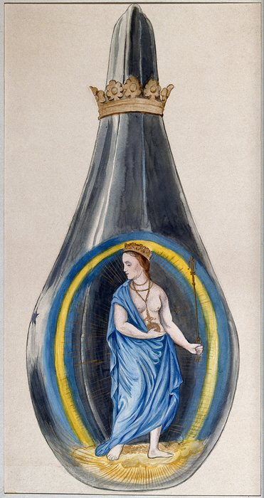 The queen in the crowned flask